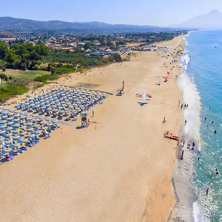 Michela - Dimora Di Charme A Con Panorama Sul Mare By Biz Ferienhaus